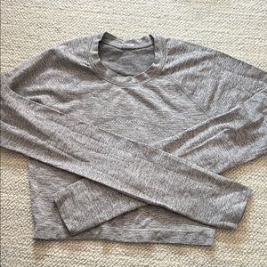 lululemon athletica Heathered Light Gray Long Sleeve Crew
